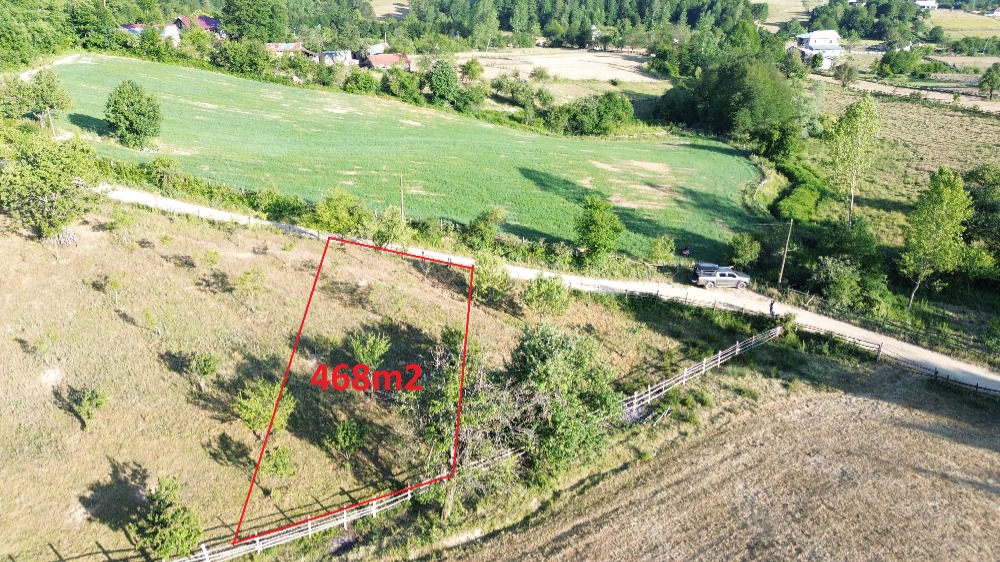 İznik Kırıntı Köyünde Doğayla İç İçe 468 m² İmarlı Satılık Arsa