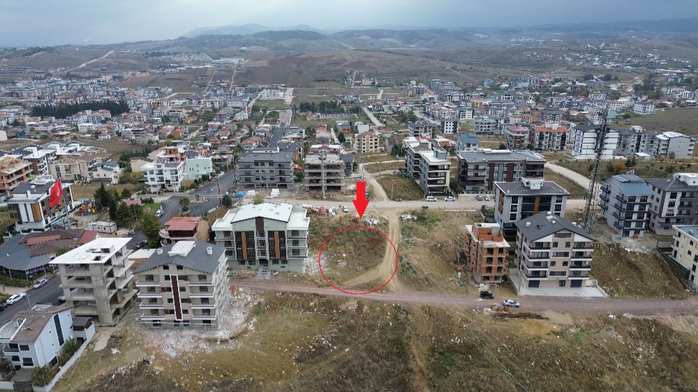 YALOVA ÇİFTLİKKÖY'DE İMARLI 336M2 ARSA