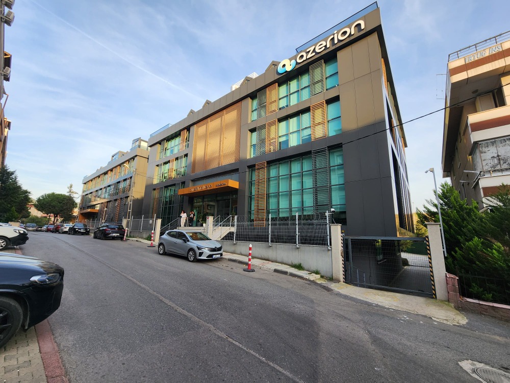 Küçükyalı E-5’te Full Eşyalı Plaza Ofisi | 450 m² Net | Hemen Taşın